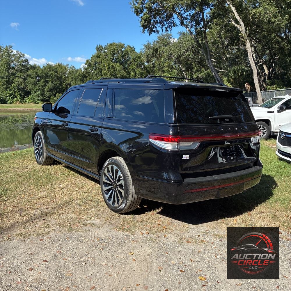 2022 Lincoln Navigator L Reserve
