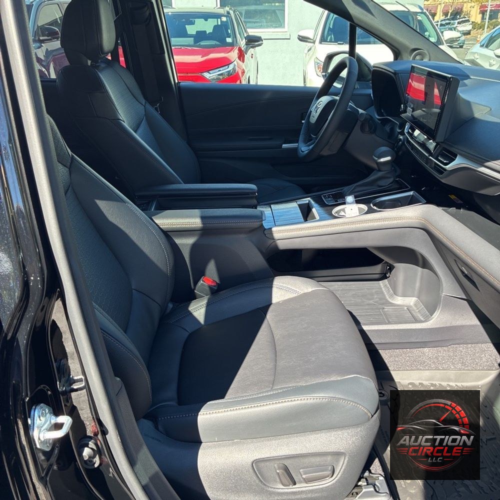 2025 Toyota Sienna Woodland Edition