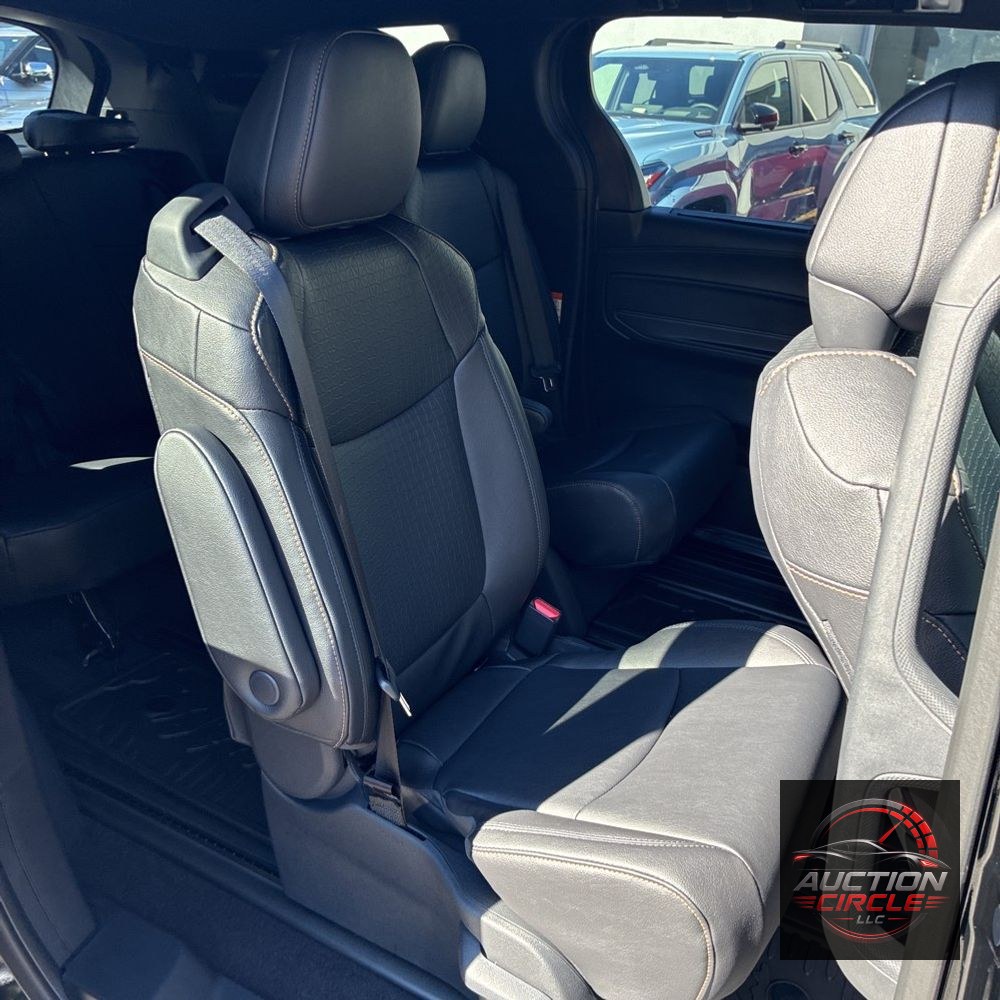 2025 Toyota Sienna Woodland Edition