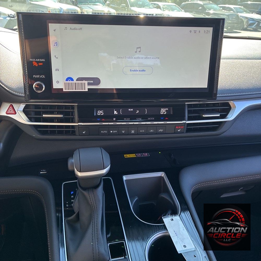 2025 Toyota Sienna Woodland Edition