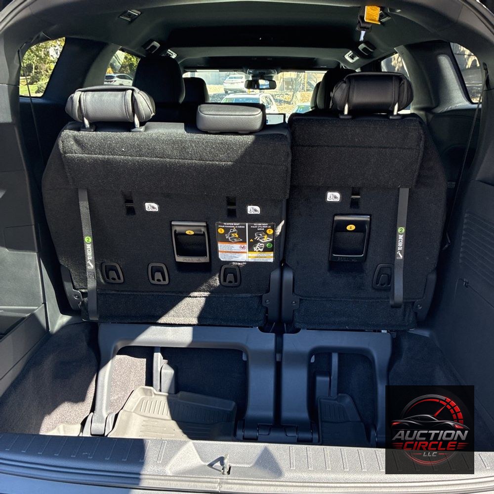 2025 Toyota Sienna Woodland Edition