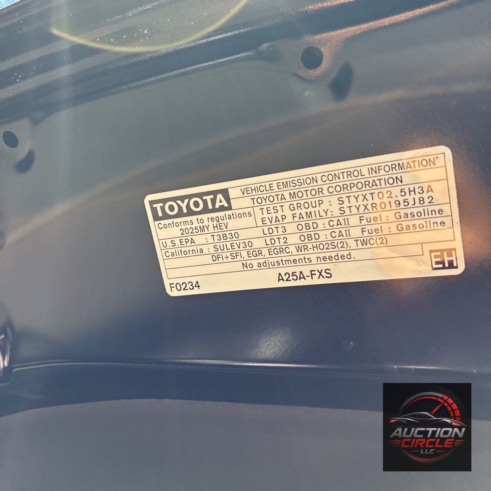 2025 Toyota Sienna Woodland Edition