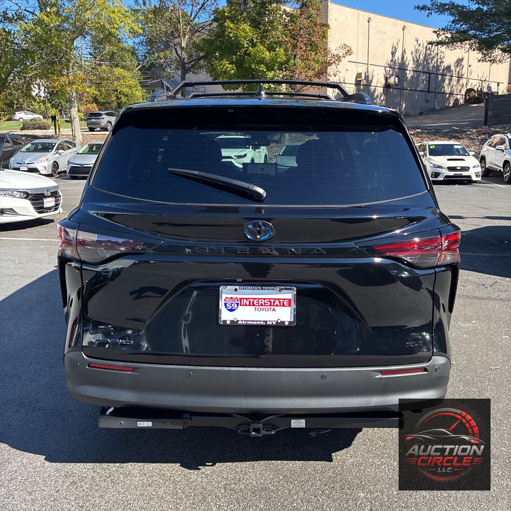 2025 Toyota Sienna Woodland Edition