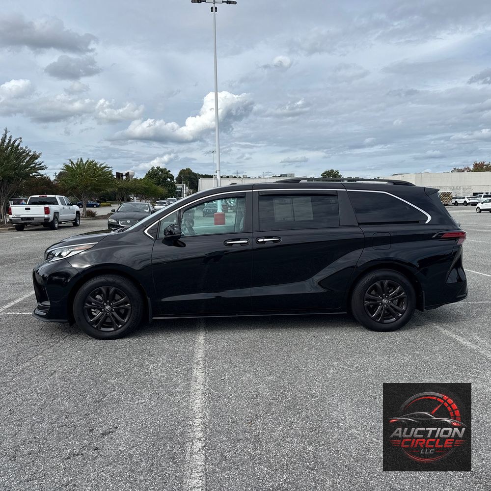 2024 Toyota Sienna XSE 7-Passenger