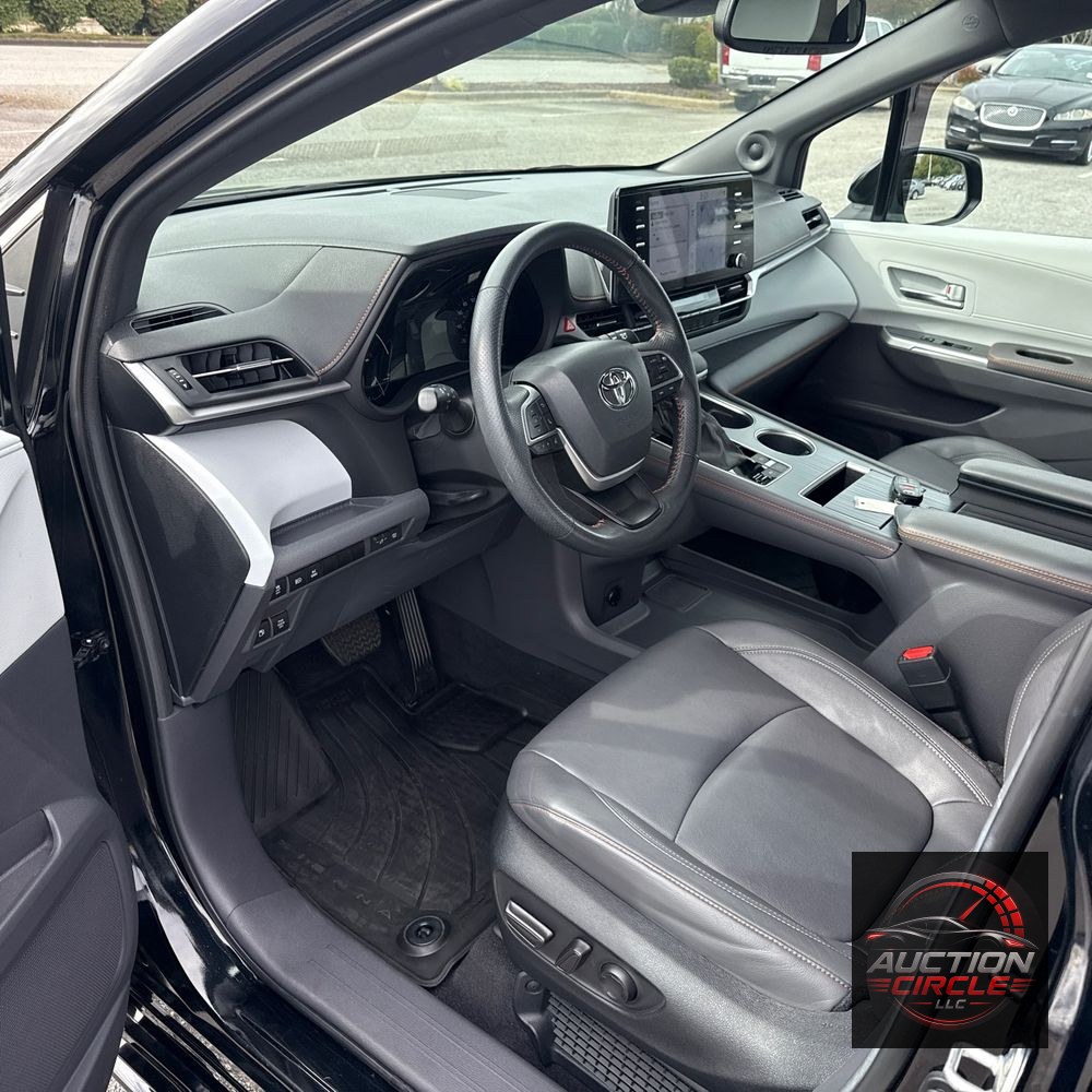 2024 Toyota Sienna XSE 7-Passenger