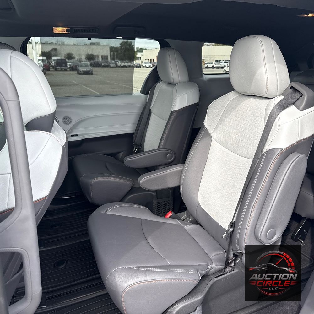 2024 Toyota Sienna XSE 7-Passenger