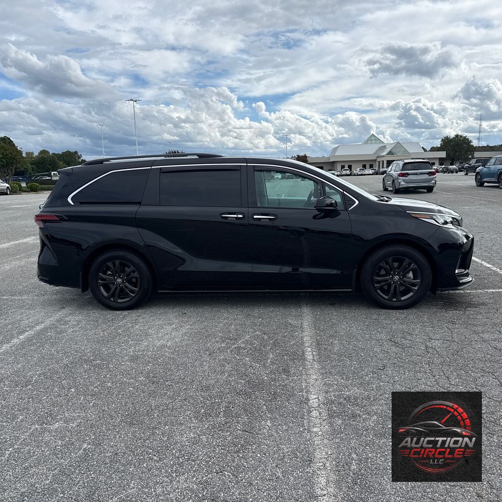 2024 Toyota Sienna XSE 7-Passenger