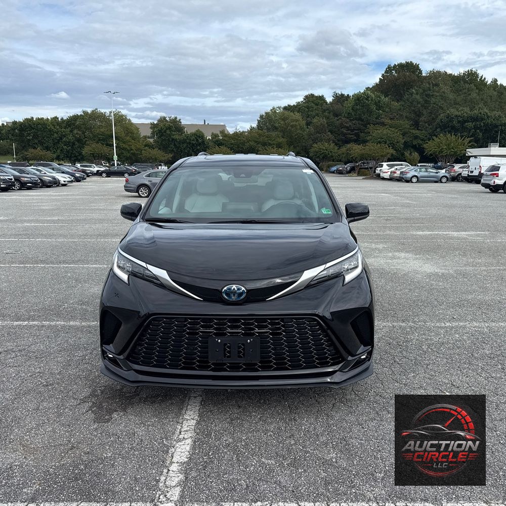 2024 Toyota Sienna XSE 7-Passenger