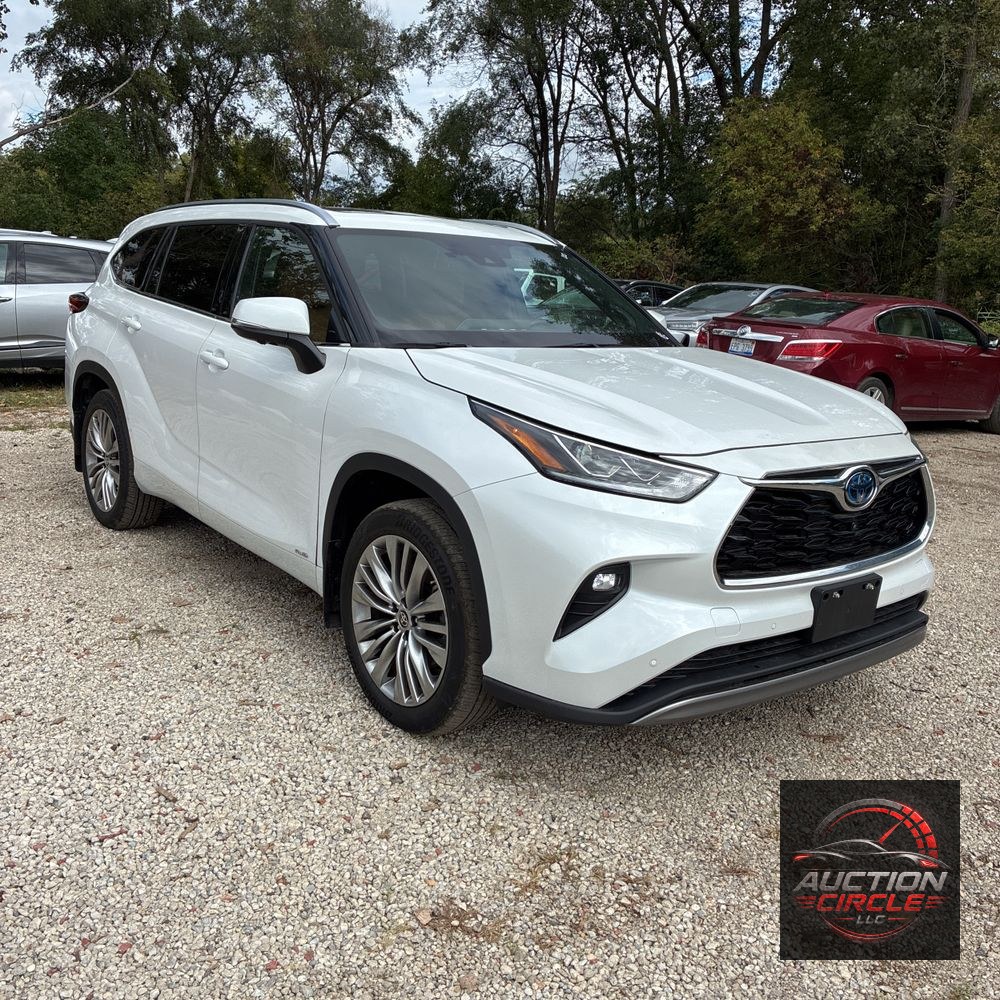 2023 Toyota Highlander Hybrid Platinum