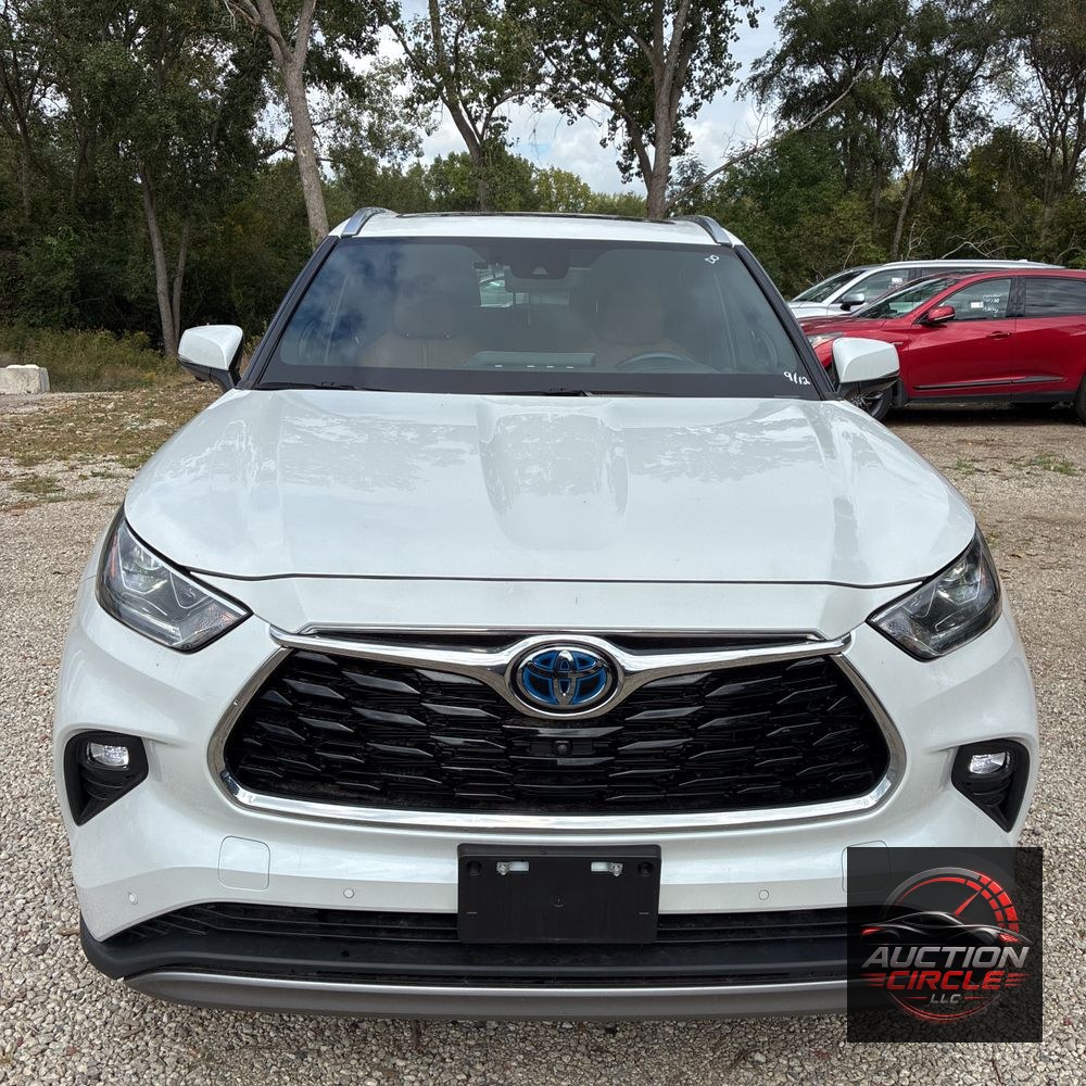 2023 Toyota Highlander Hybrid Platinum