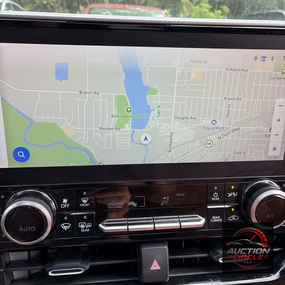 2023 Toyota Highlander Hybrid Platinum