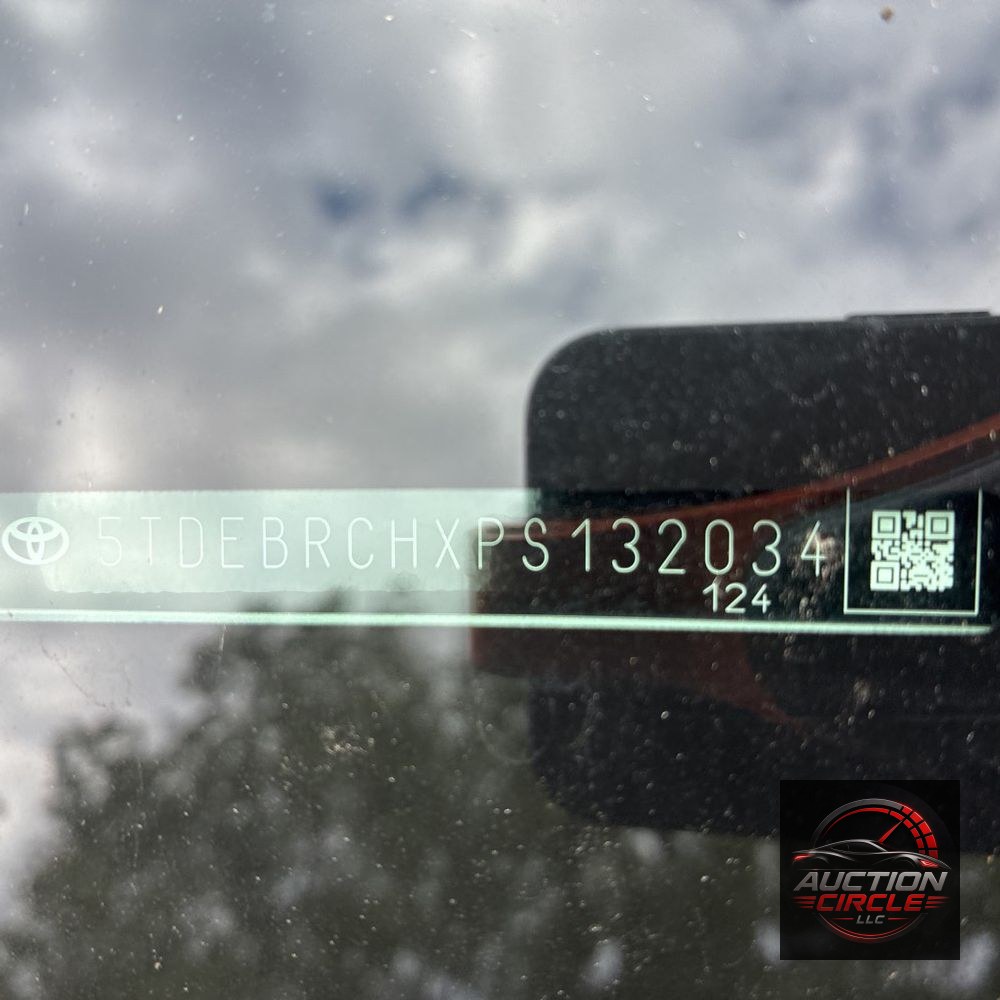 2023 Toyota Highlander Hybrid Platinum