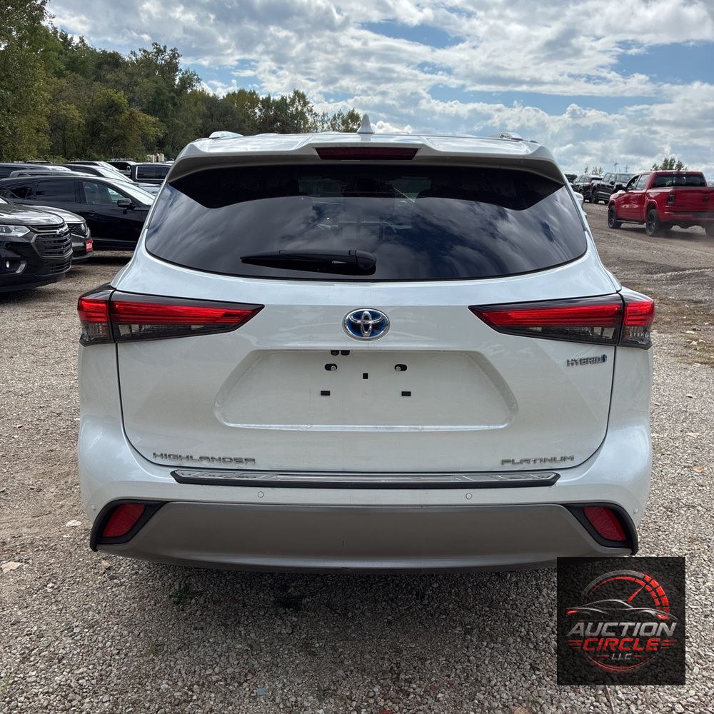 2023 Toyota Highlander Hybrid Platinum