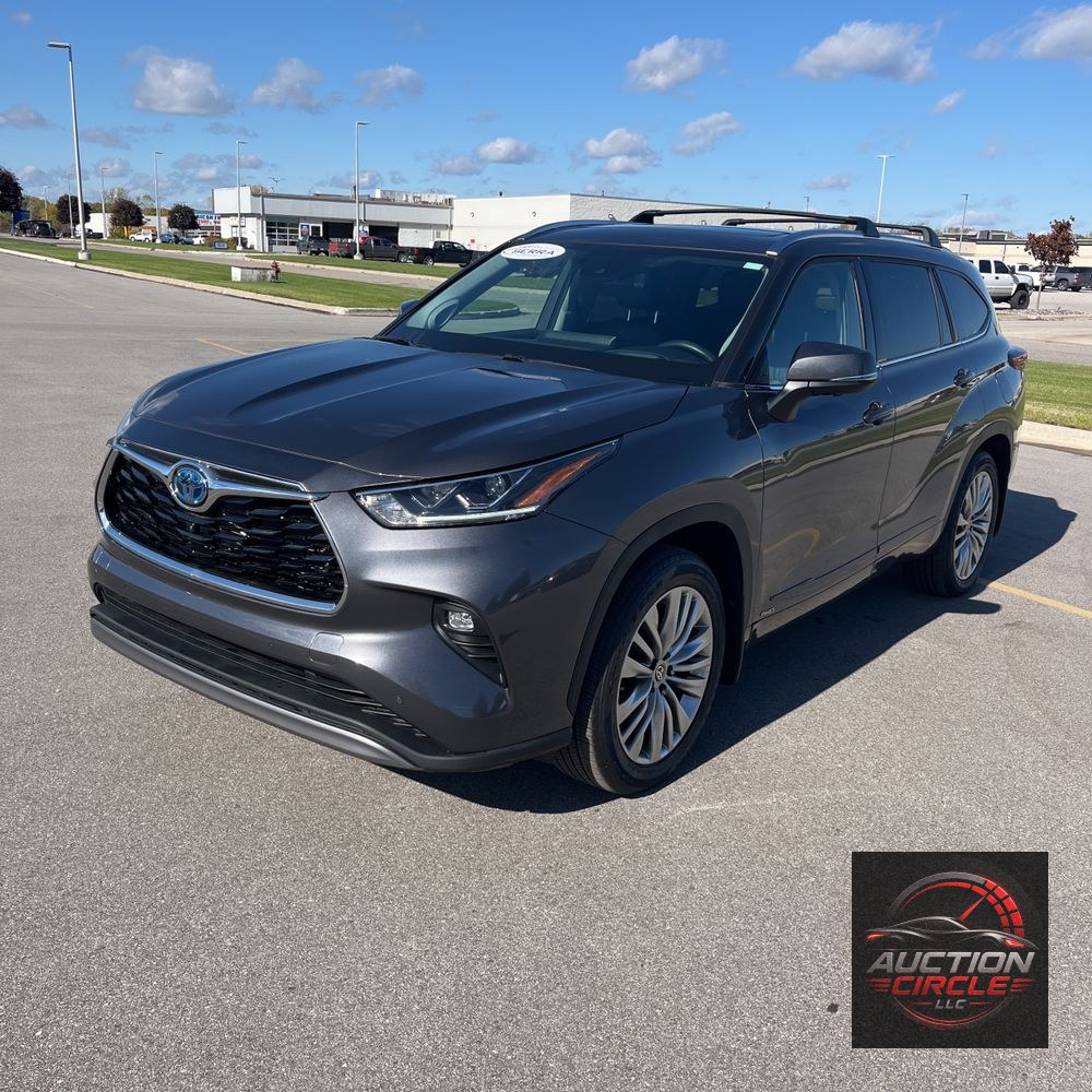 2023 Toyota Highlander Hybrid Platinum
