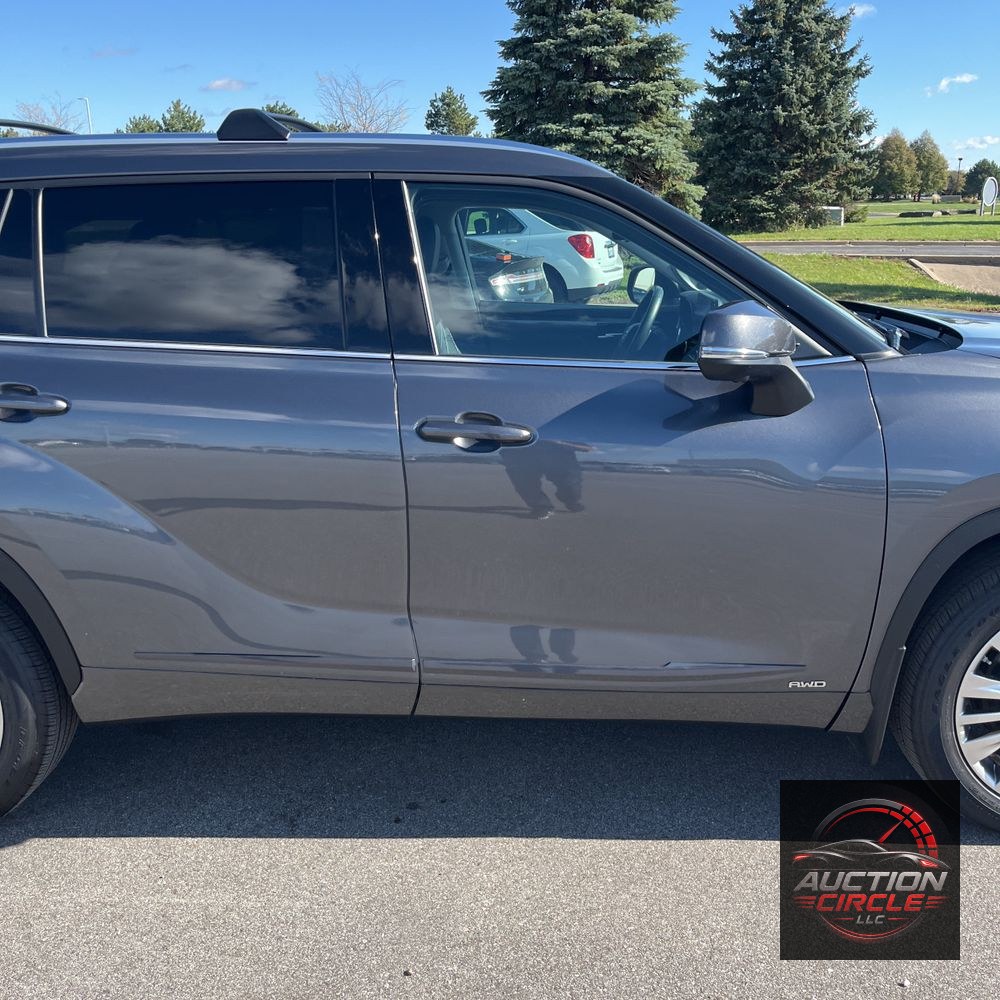 2023 Toyota Highlander Hybrid Platinum