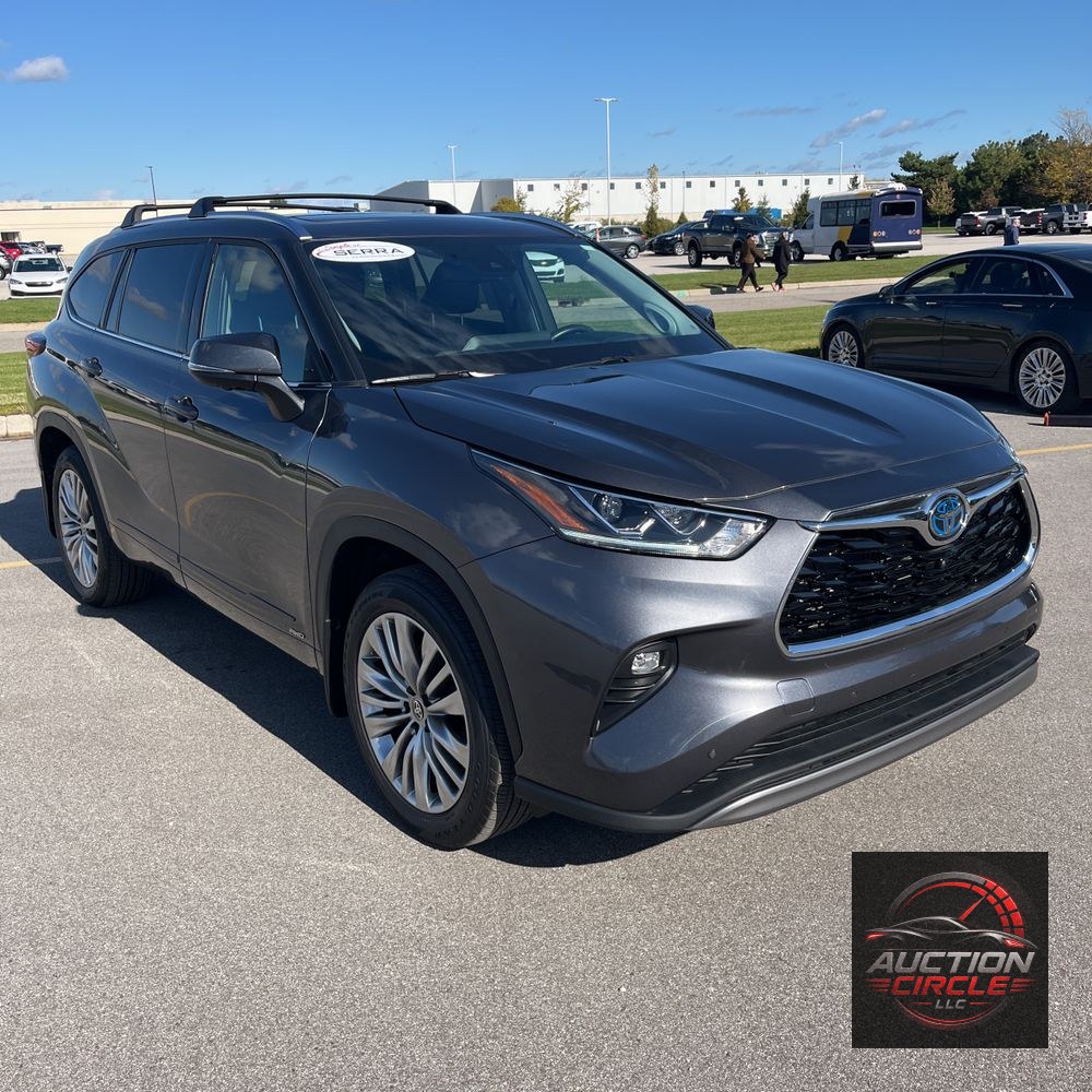2023 Toyota Highlander Hybrid Platinum