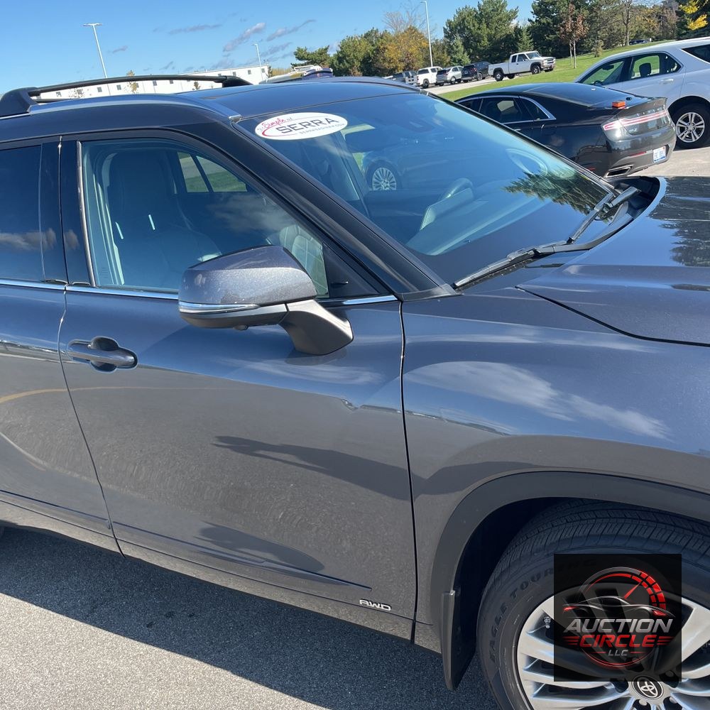 2023 Toyota Highlander Hybrid Platinum