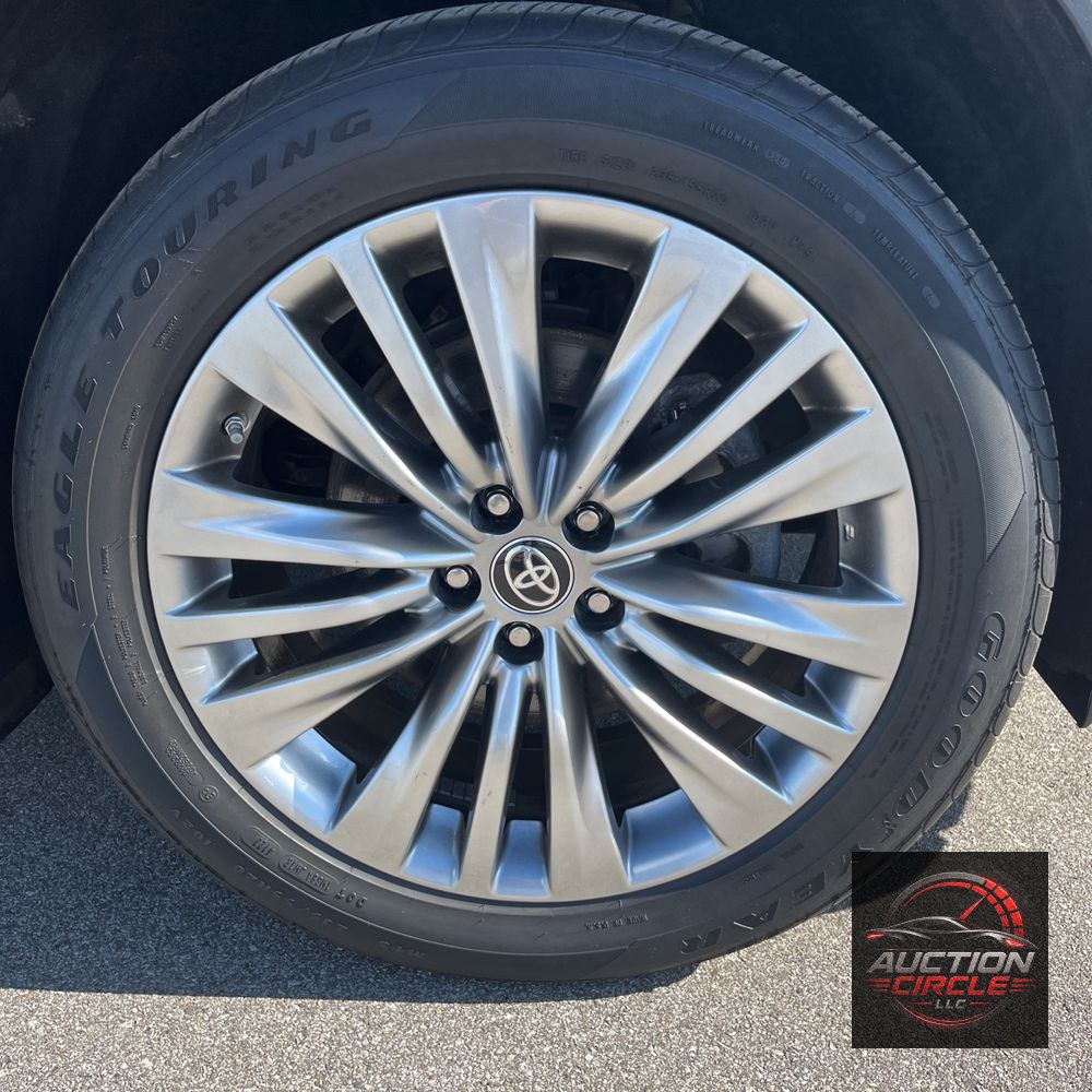 2023 Toyota Highlander Hybrid Platinum