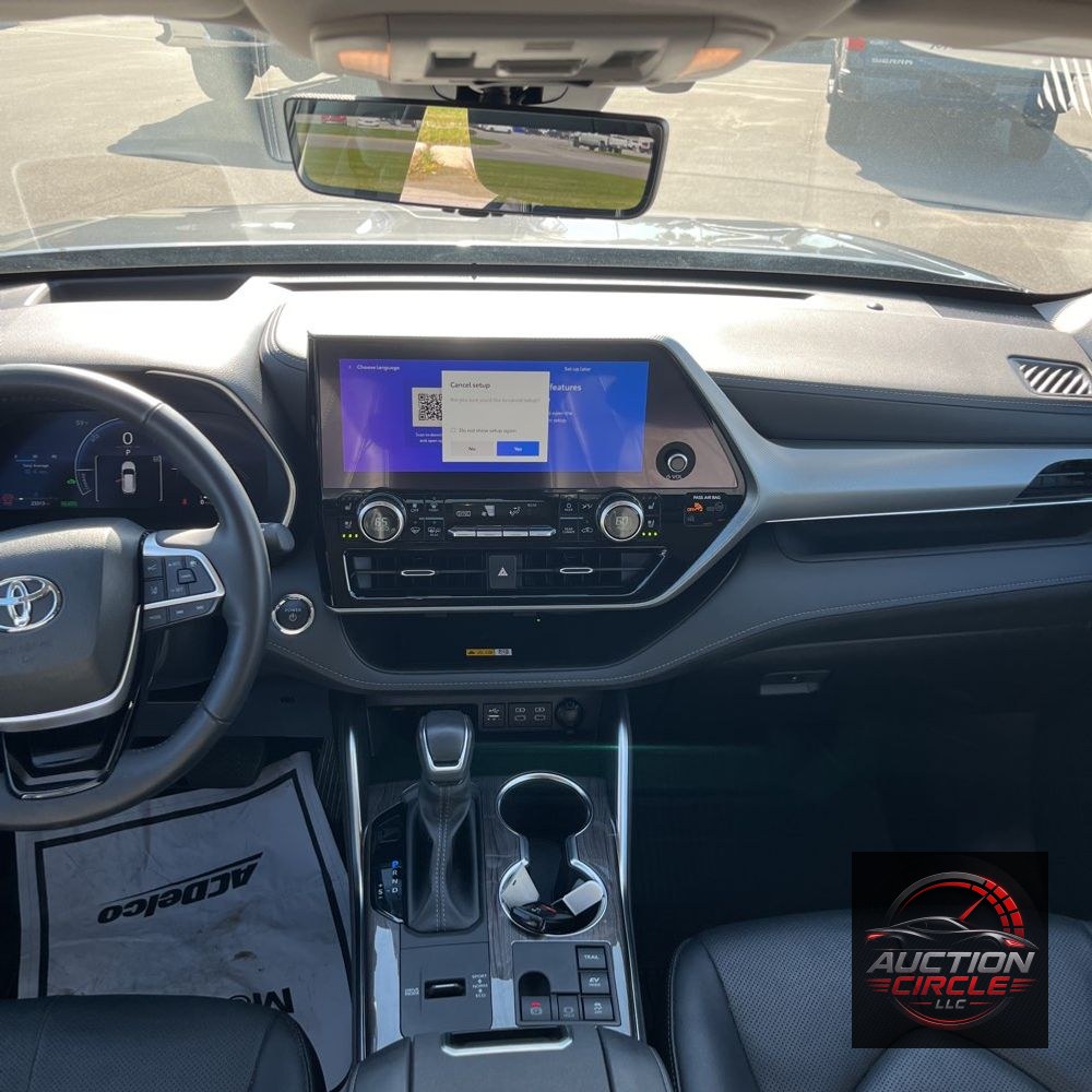 2023 Toyota Highlander Hybrid Platinum