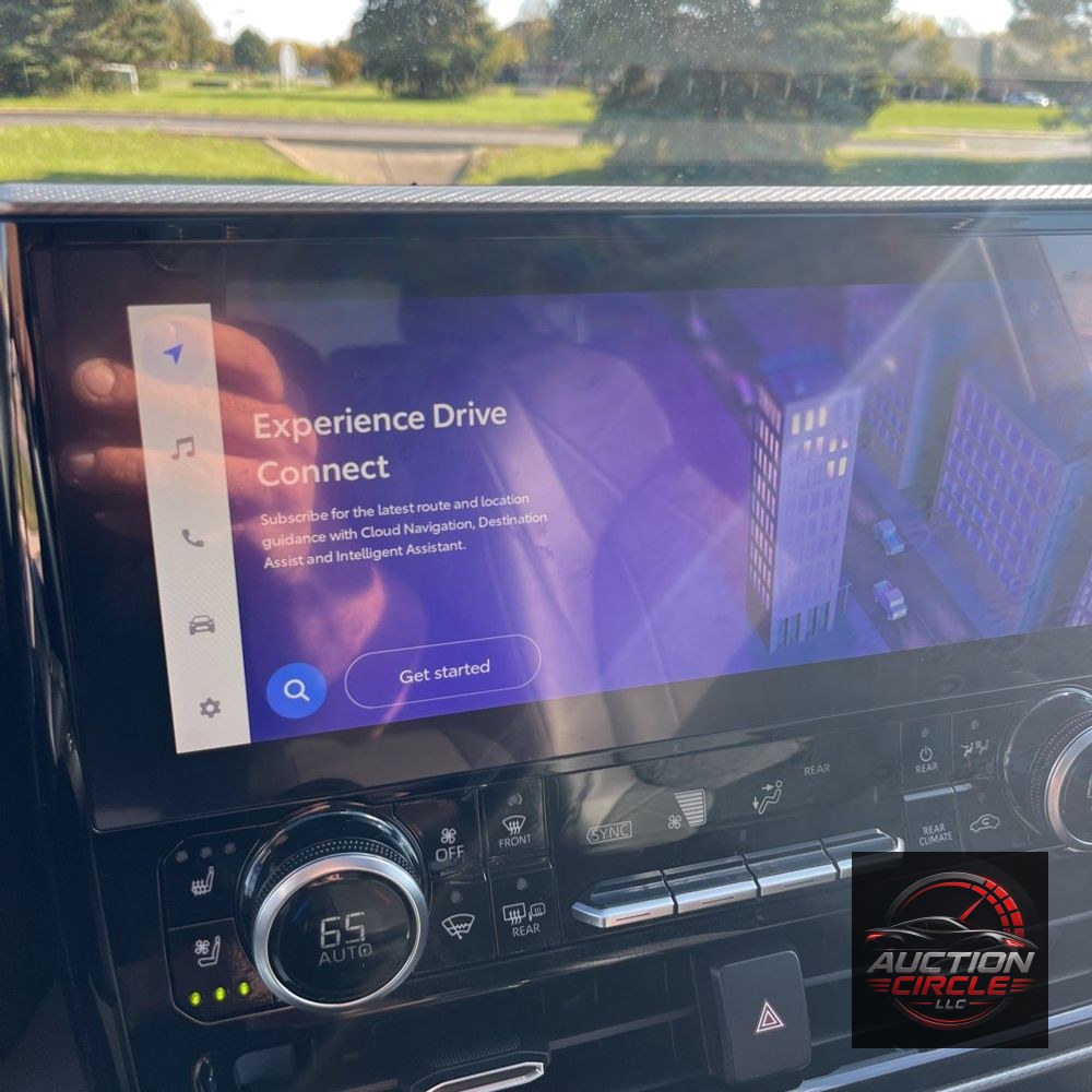 2023 Toyota Highlander Hybrid Platinum