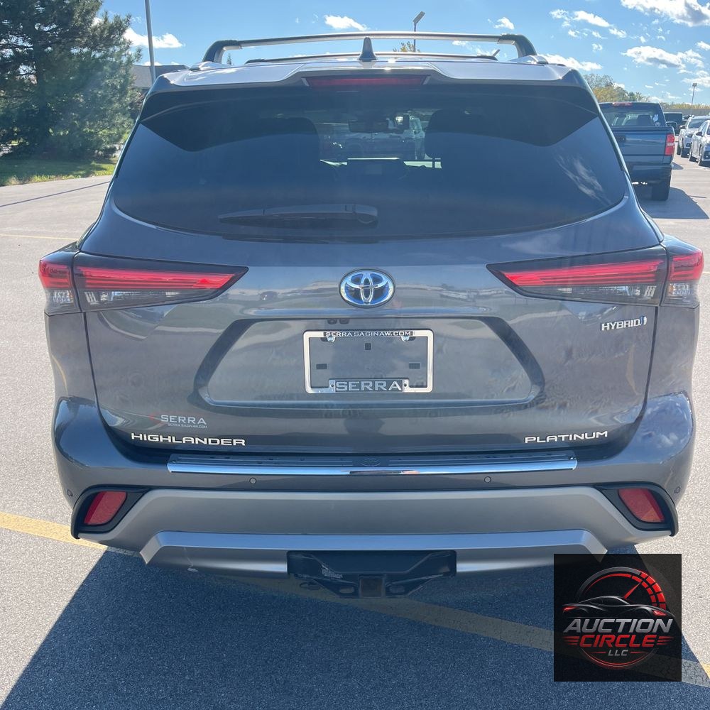 2023 Toyota Highlander Hybrid Platinum
