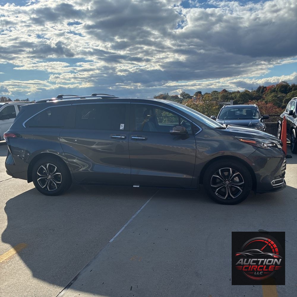 2025 Toyota Sienna Platinum 7-Passenger