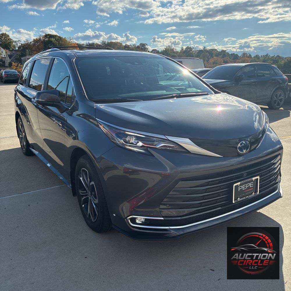 2025 Toyota Sienna Platinum 7-Passenger