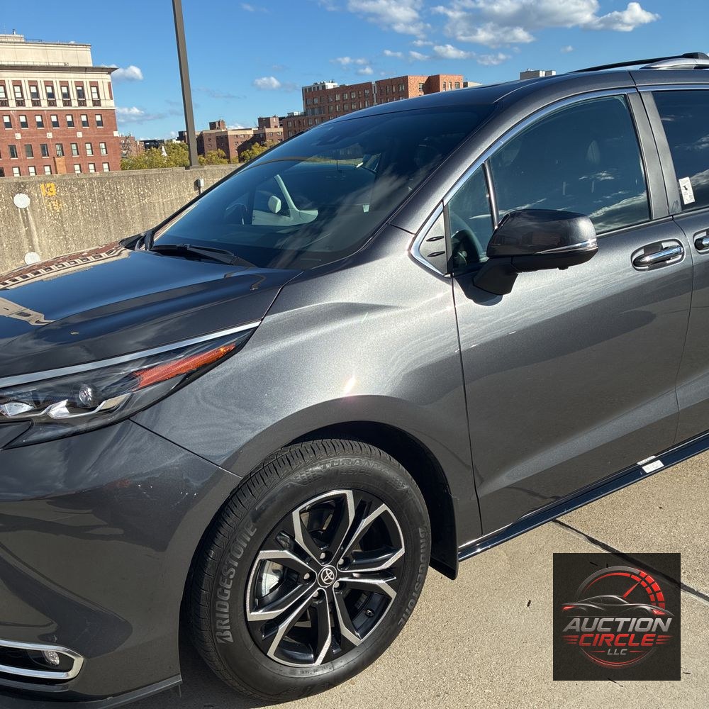 2025 Toyota Sienna Platinum 7-Passenger