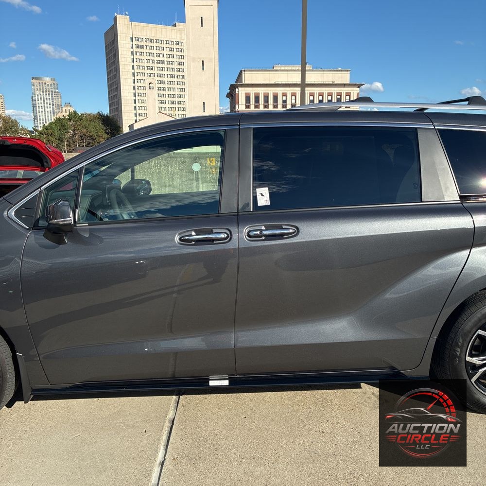 2025 Toyota Sienna Platinum 7-Passenger
