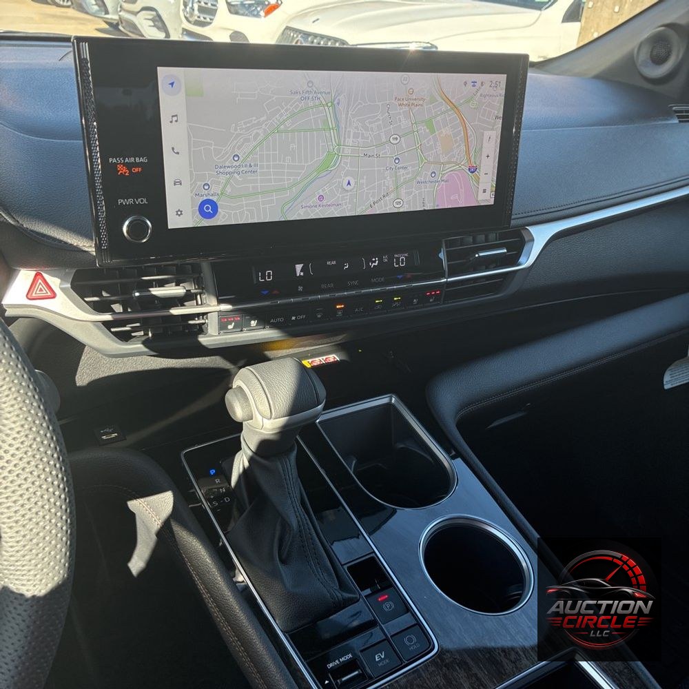 2025 Toyota Sienna Platinum 7-Passenger
