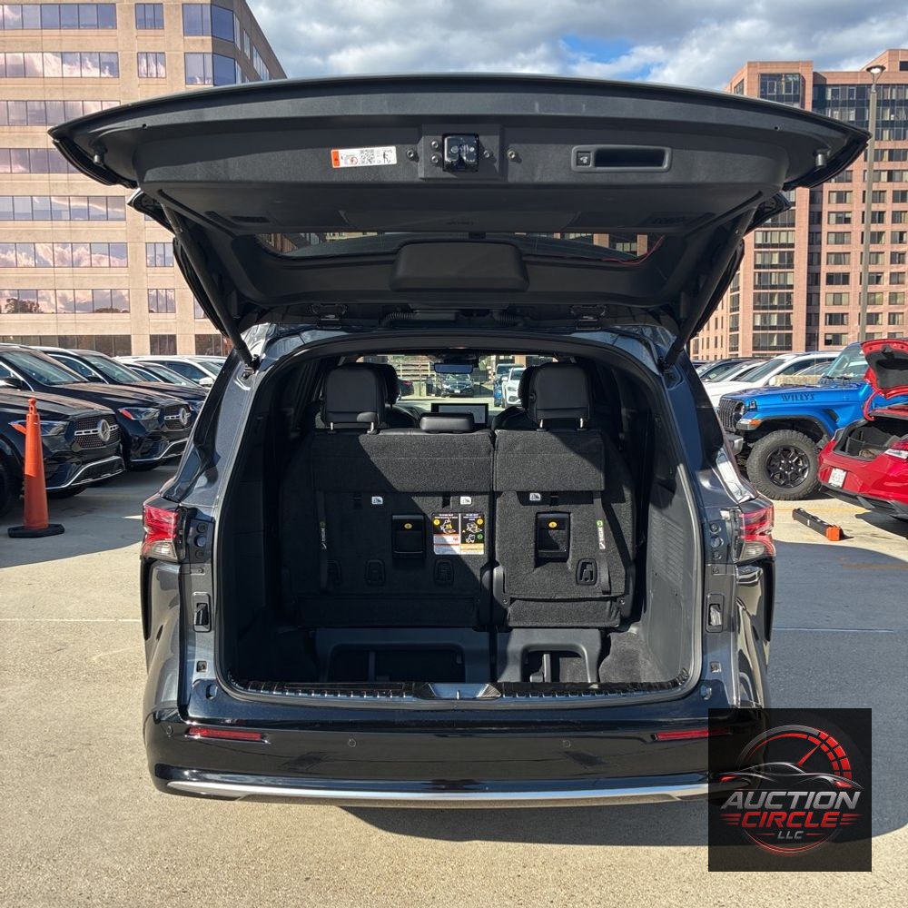2025 Toyota Sienna Platinum 7-Passenger