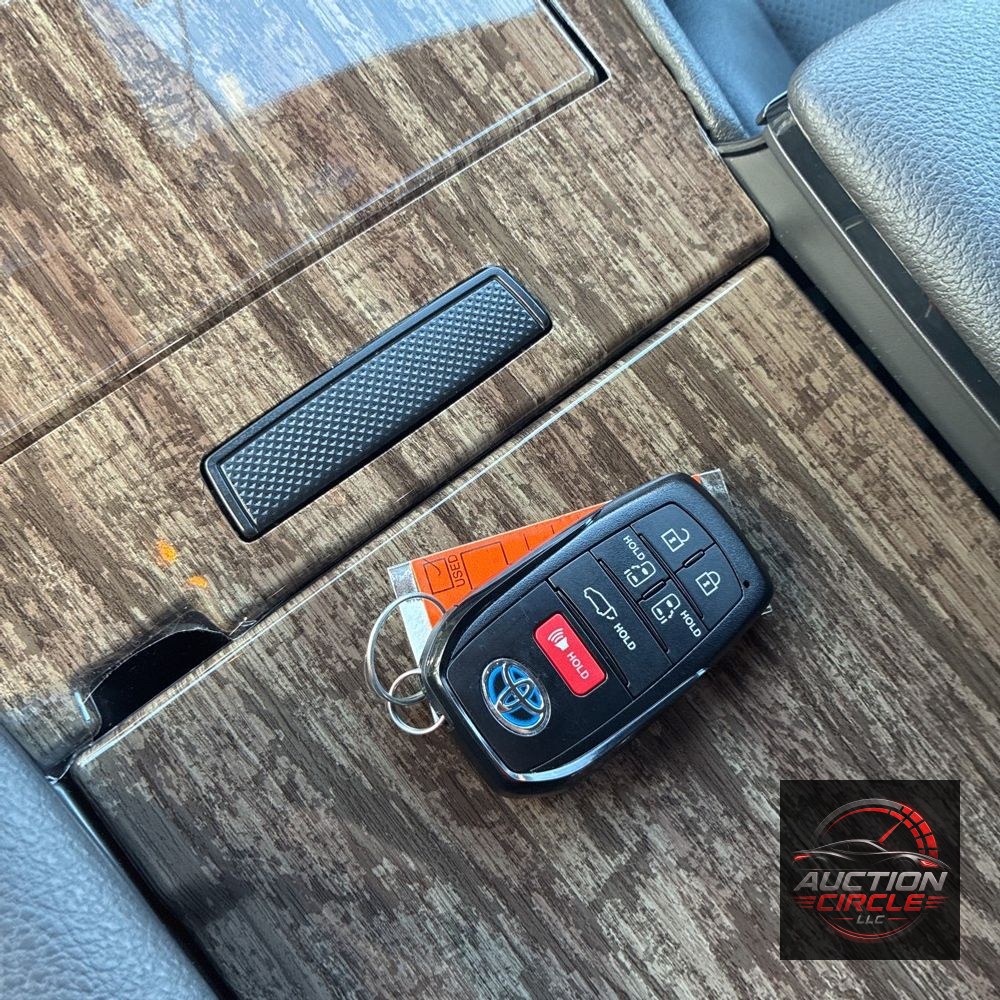 2025 Toyota Sienna Platinum 7-Passenger