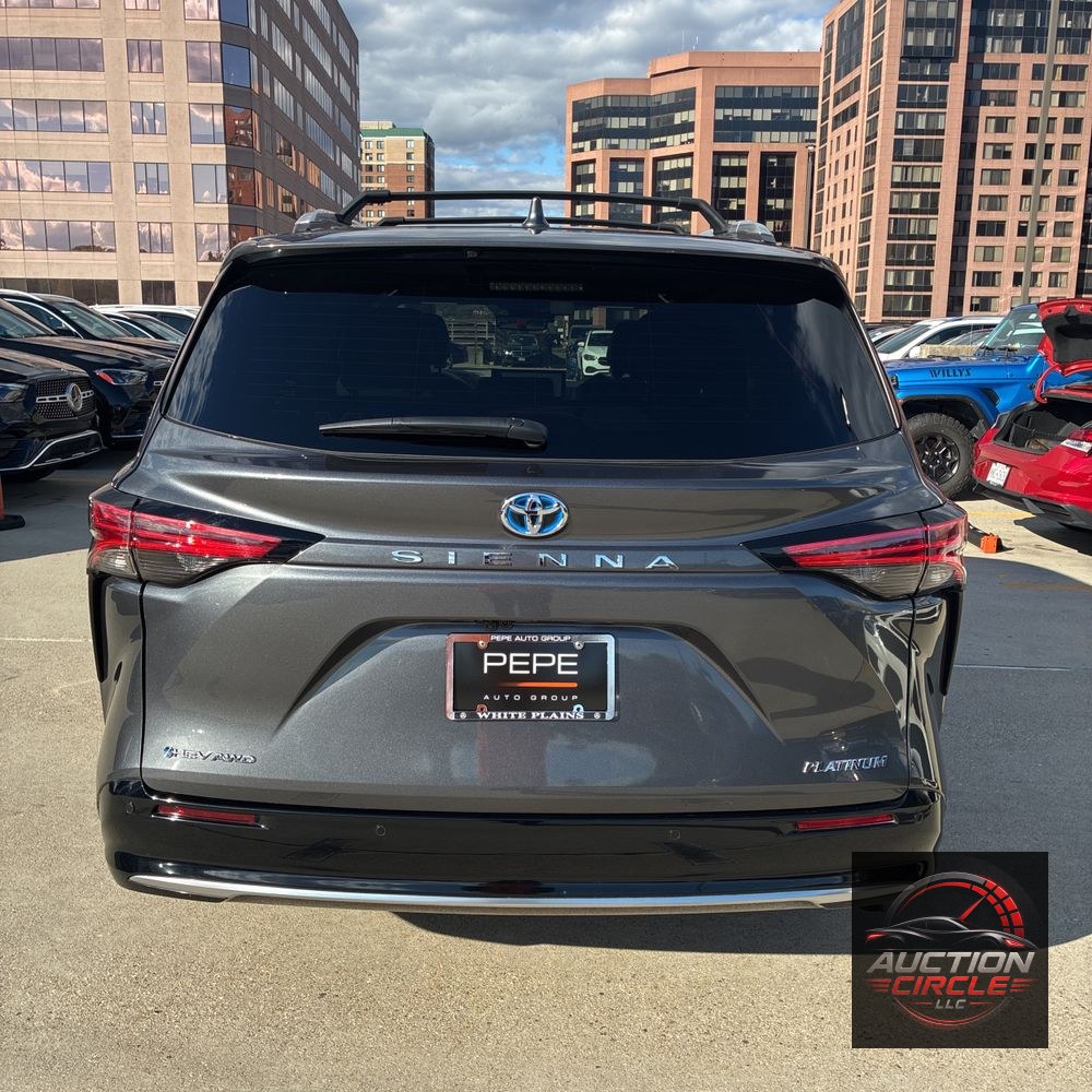 2025 Toyota Sienna Platinum 7-Passenger
