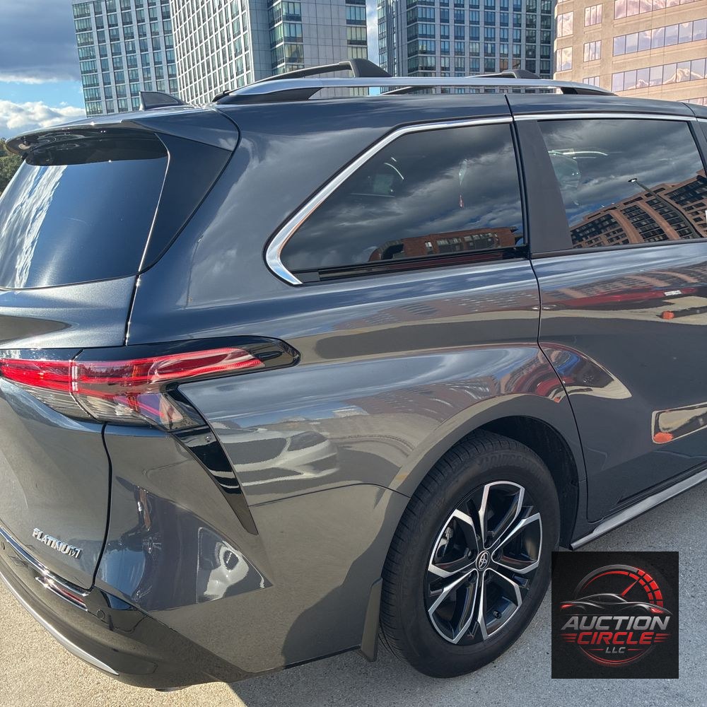 2025 Toyota Sienna Platinum 7-Passenger