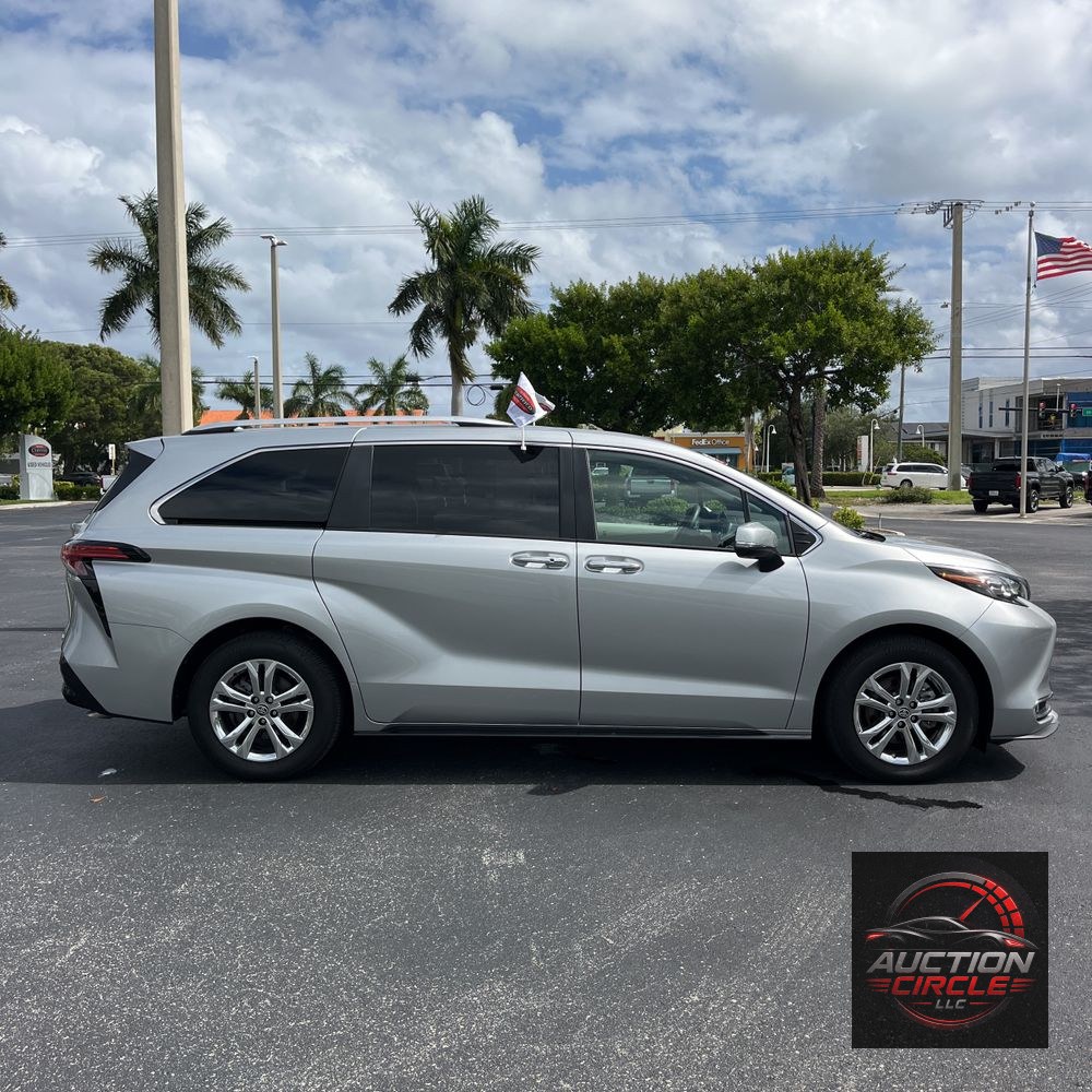 2024 Toyota Sienna Platinum 7-Passenger