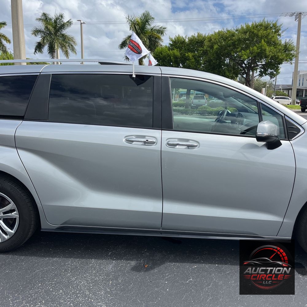 2024 Toyota Sienna Platinum 7-Passenger