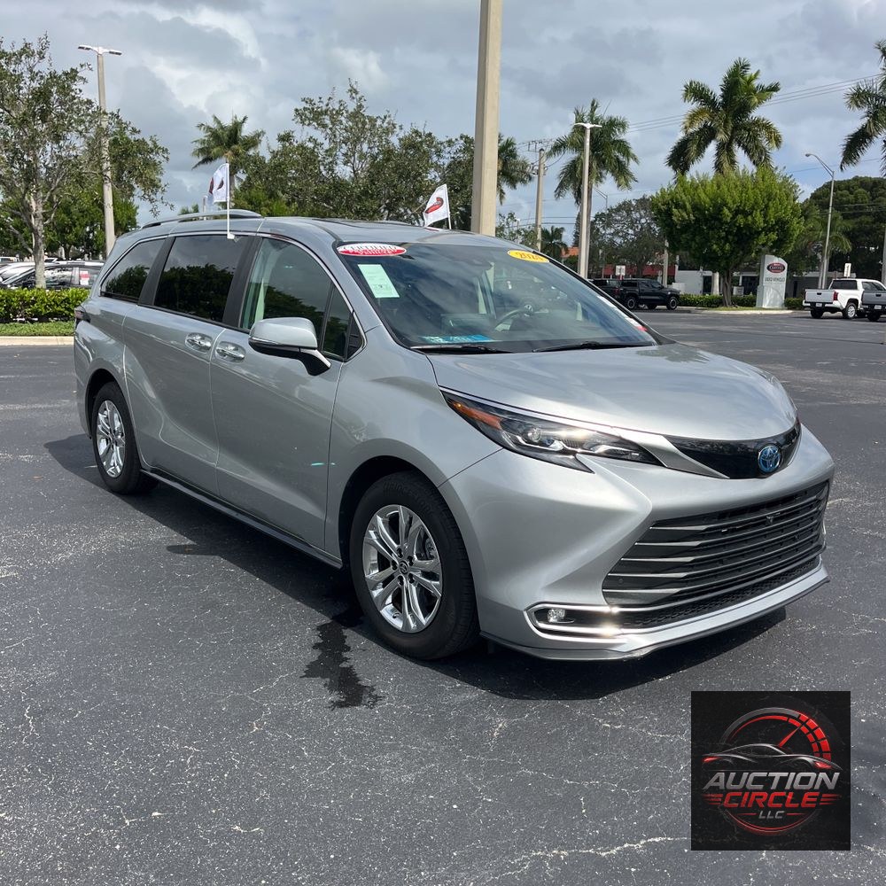 2024 Toyota Sienna Platinum 7-Passenger