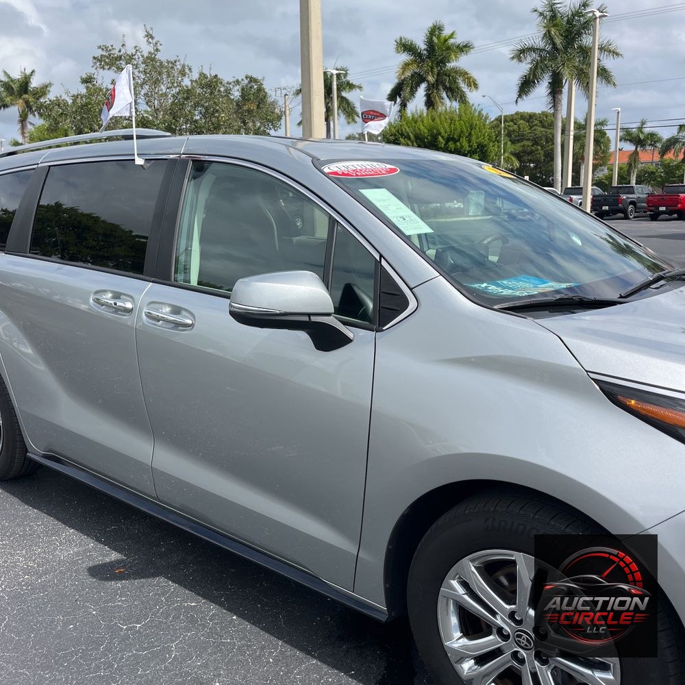 2024 Toyota Sienna Platinum 7-Passenger