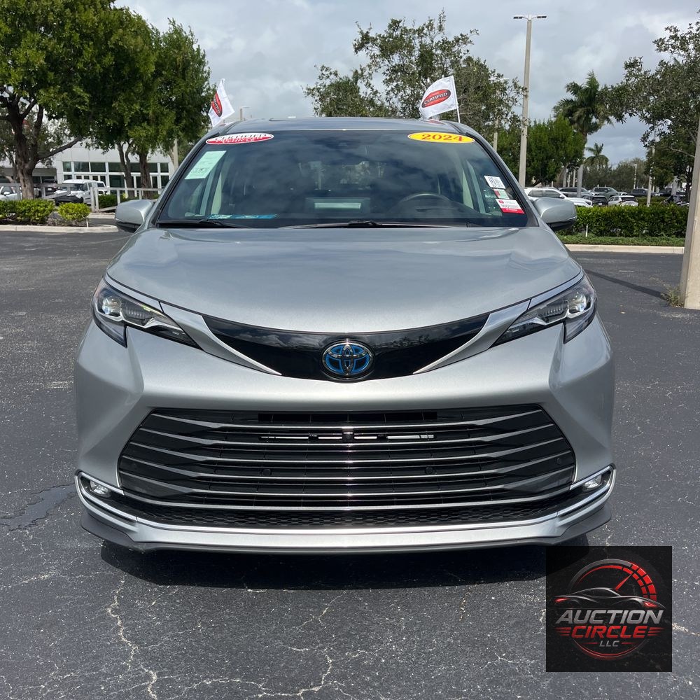 2024 Toyota Sienna Platinum 7-Passenger