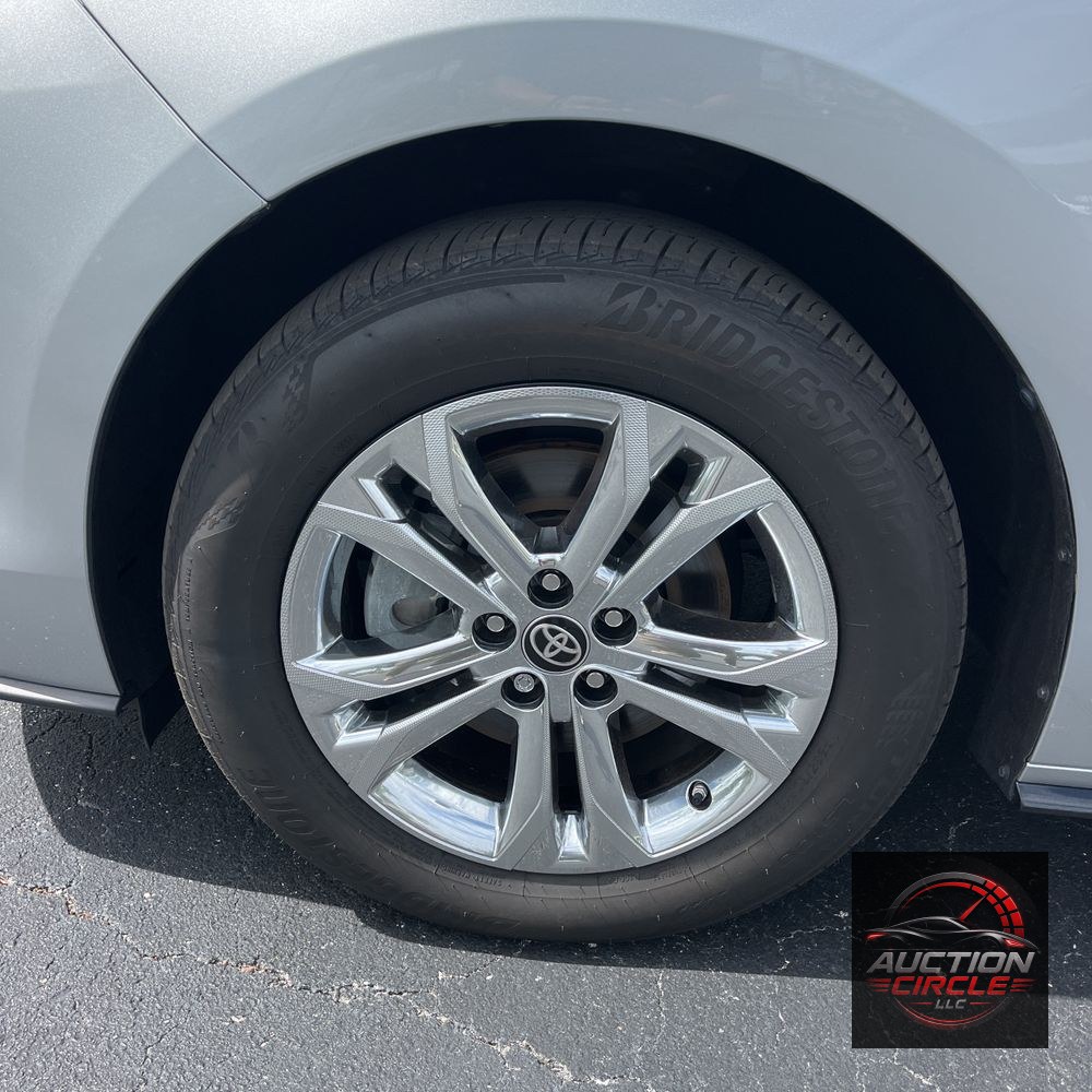 2024 Toyota Sienna Platinum 7-Passenger