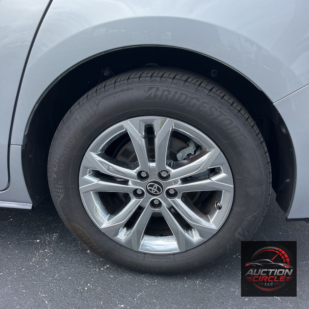 2024 Toyota Sienna Platinum 7-Passenger