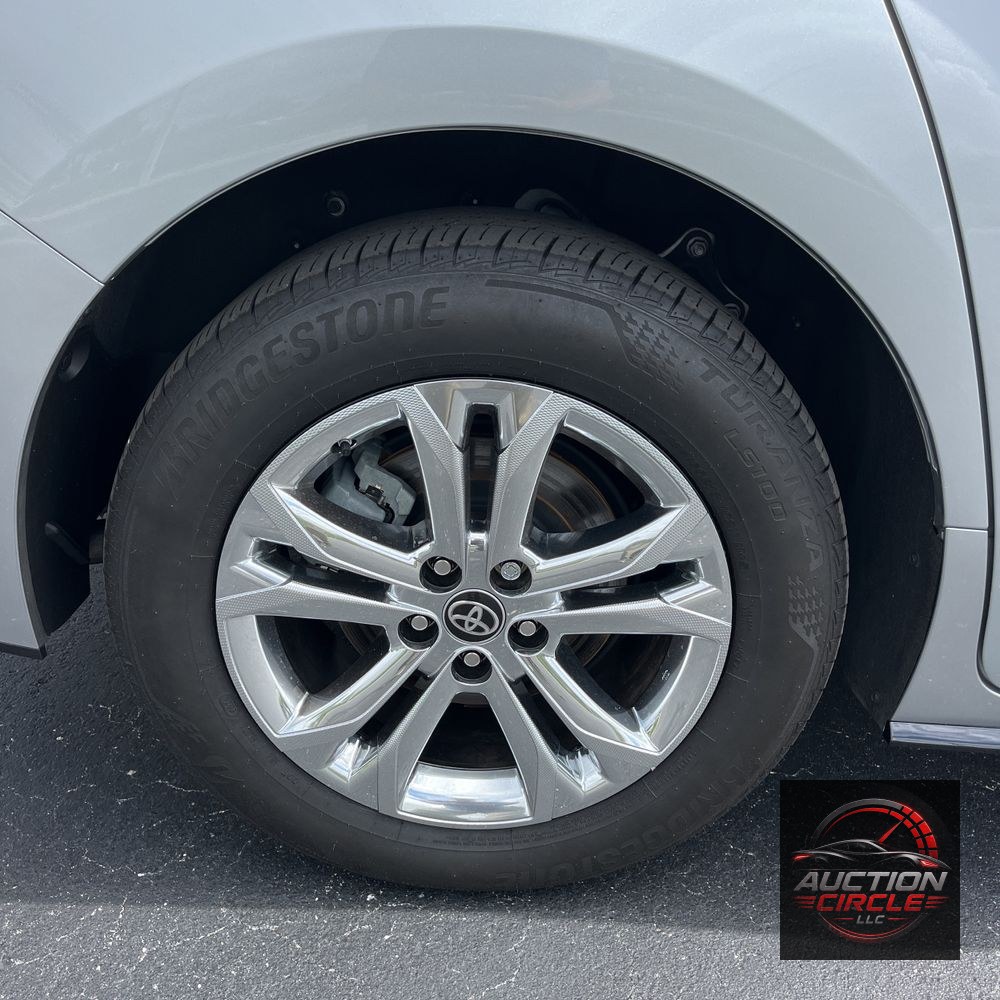 2024 Toyota Sienna Platinum 7-Passenger