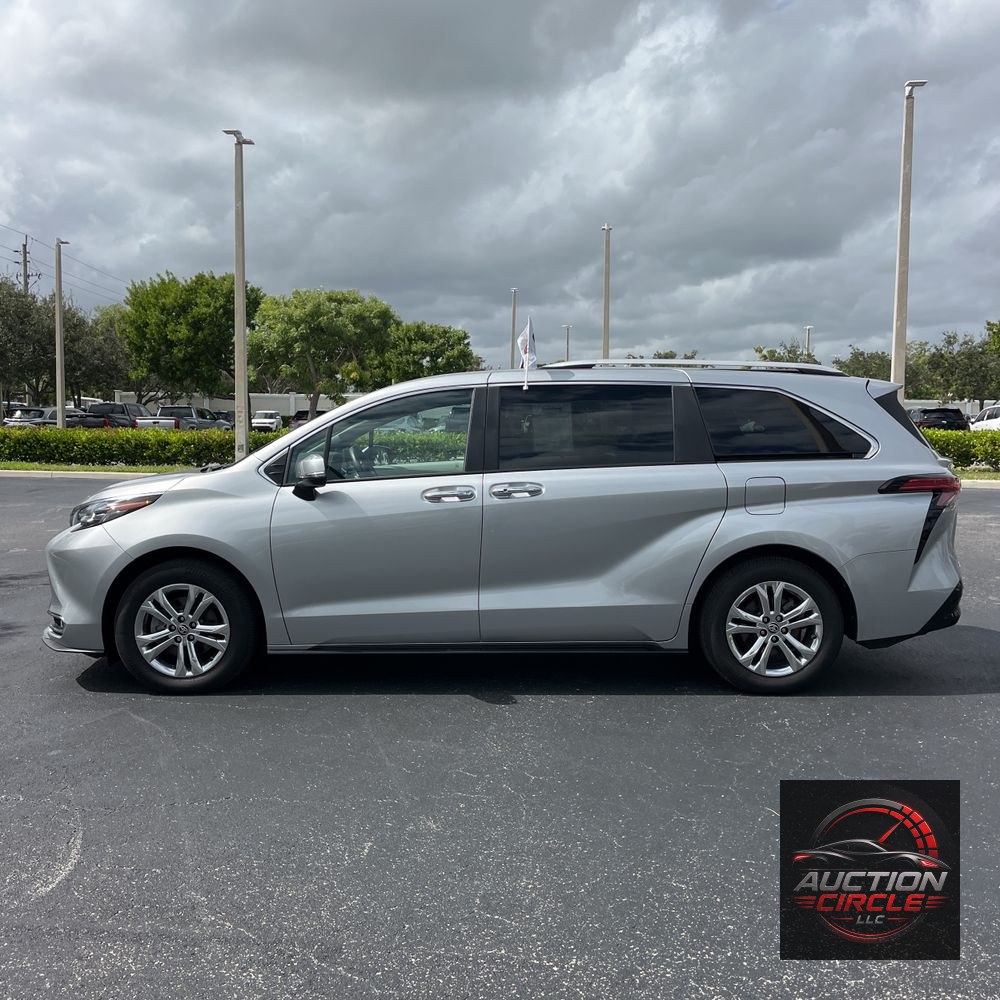 2024 Toyota Sienna Platinum 7-Passenger