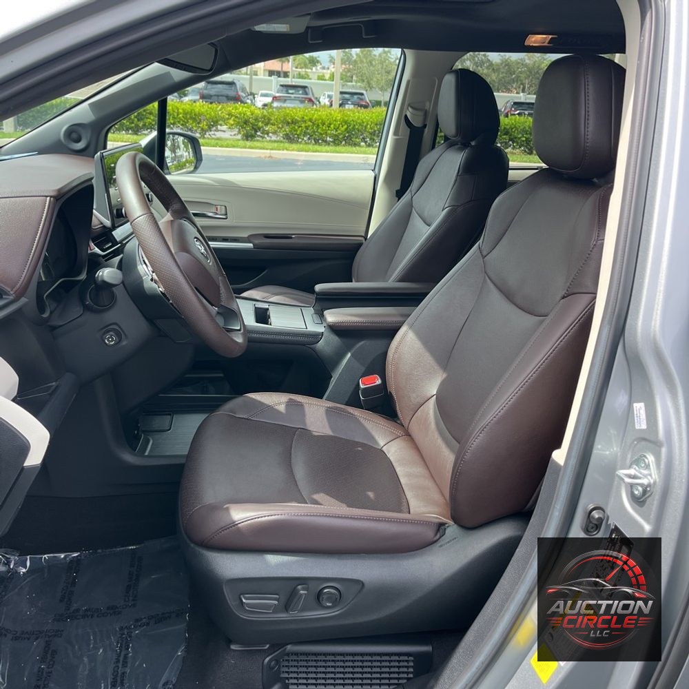 2024 Toyota Sienna Platinum 7-Passenger
