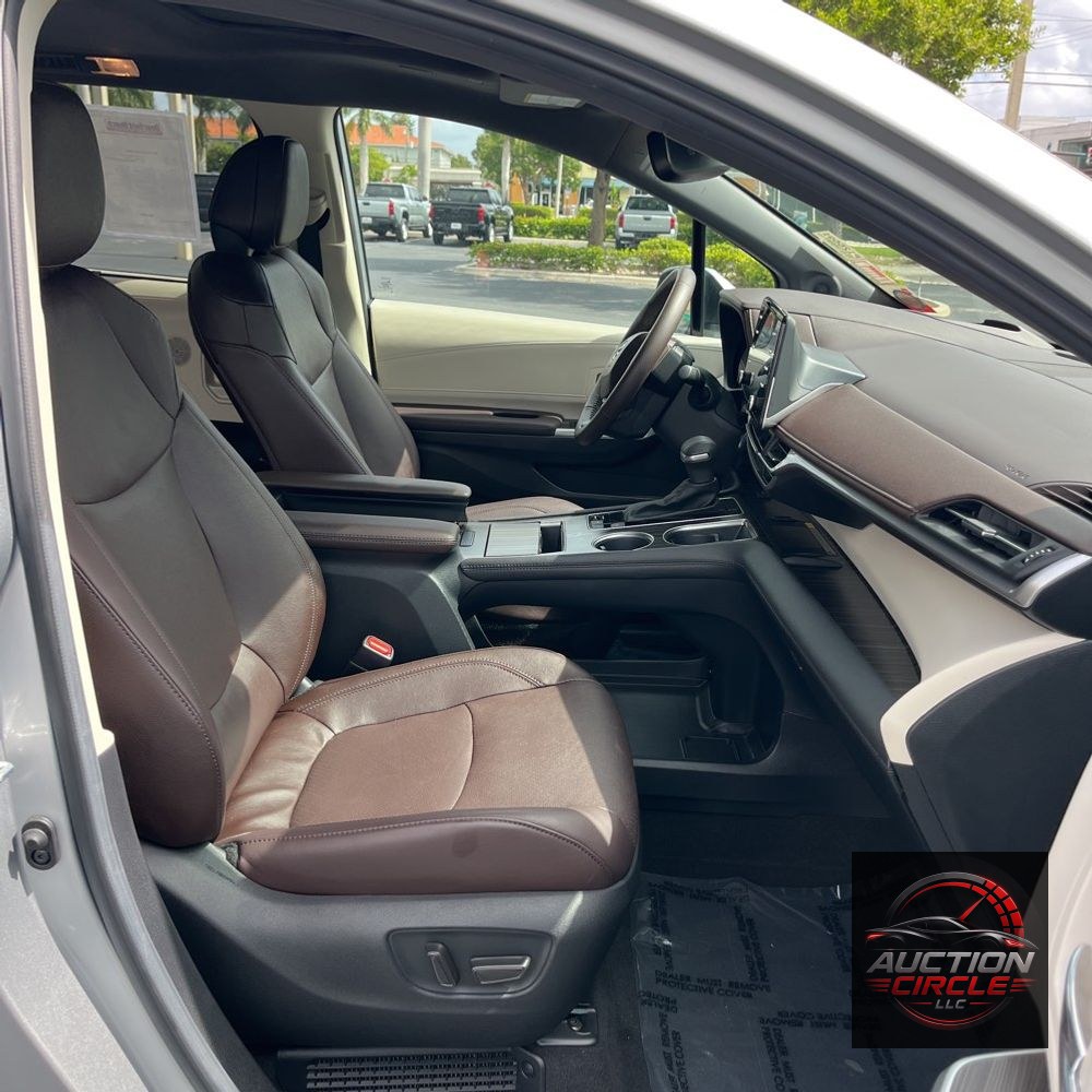 2024 Toyota Sienna Platinum 7-Passenger