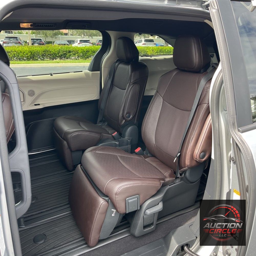 2024 Toyota Sienna Platinum 7-Passenger