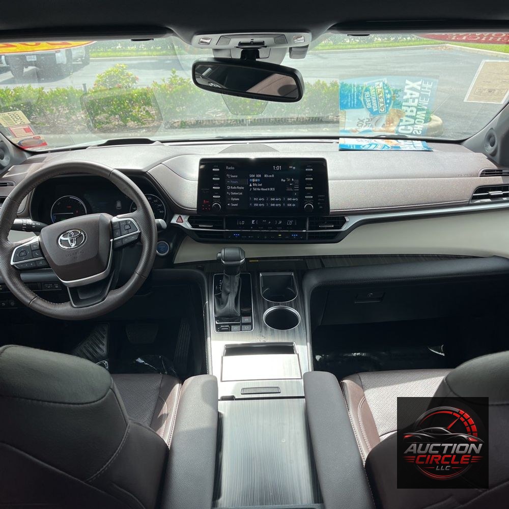 2024 Toyota Sienna Platinum 7-Passenger