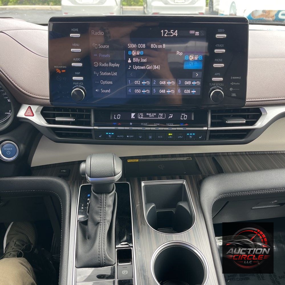 2024 Toyota Sienna Platinum 7-Passenger