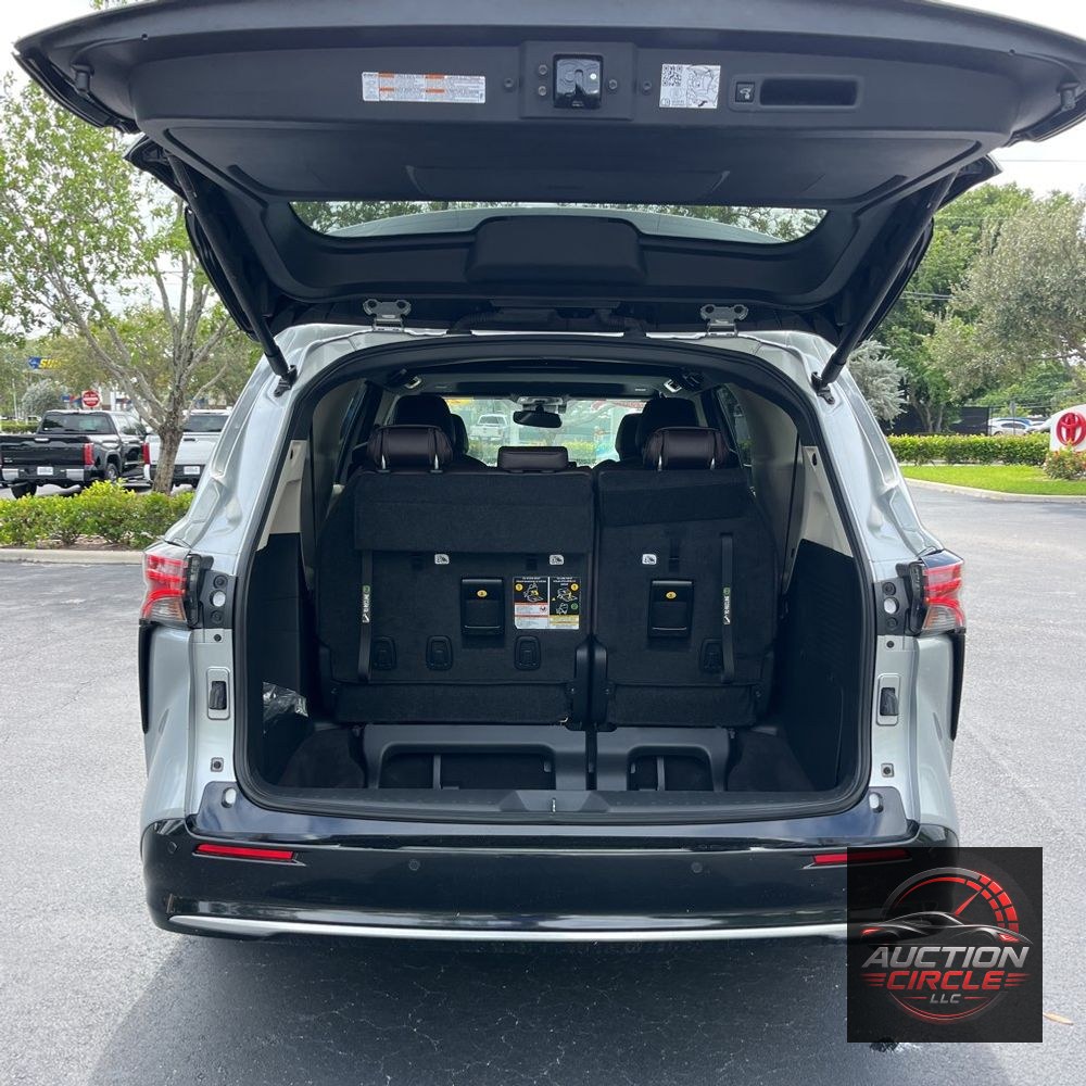 2024 Toyota Sienna Platinum 7-Passenger
