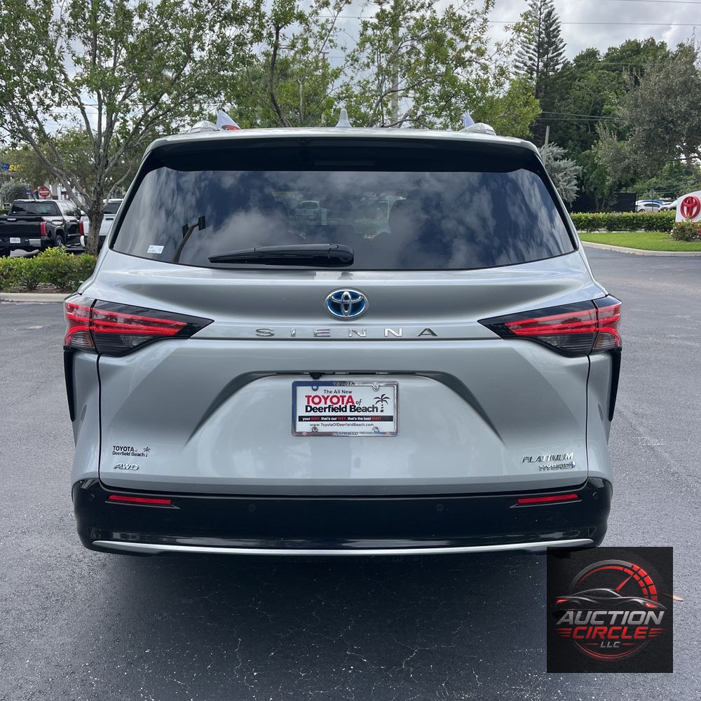 2024 Toyota Sienna Platinum 7-Passenger